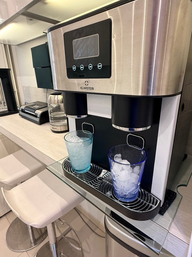 MRS KITCHEN ICE AND CRUSHED ICE MACHINE
