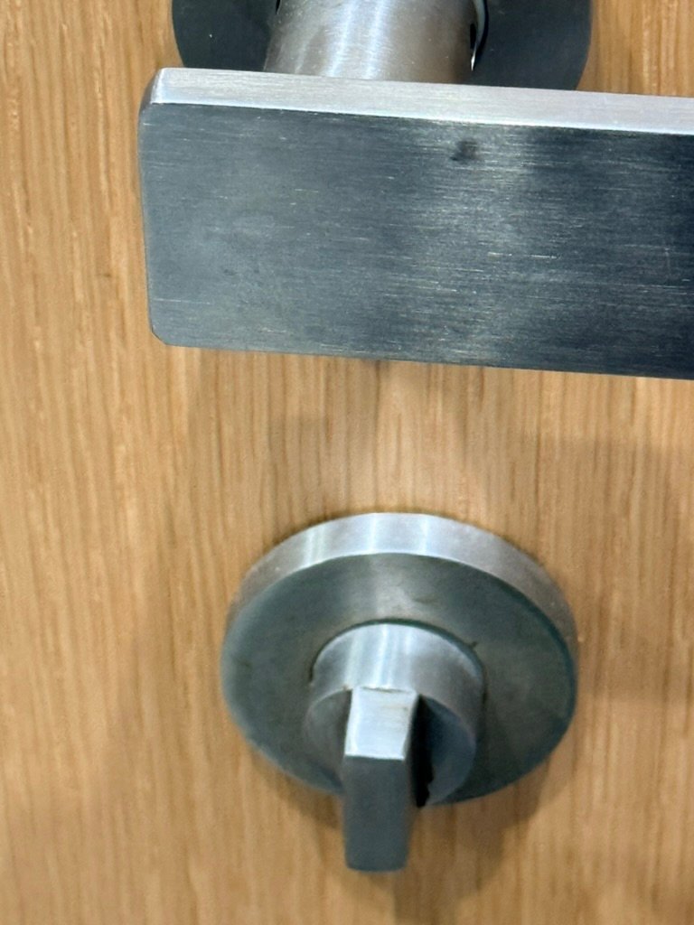 MRS SUITE DOOR LOCK FOR ADDITIONAL PRIVACY
