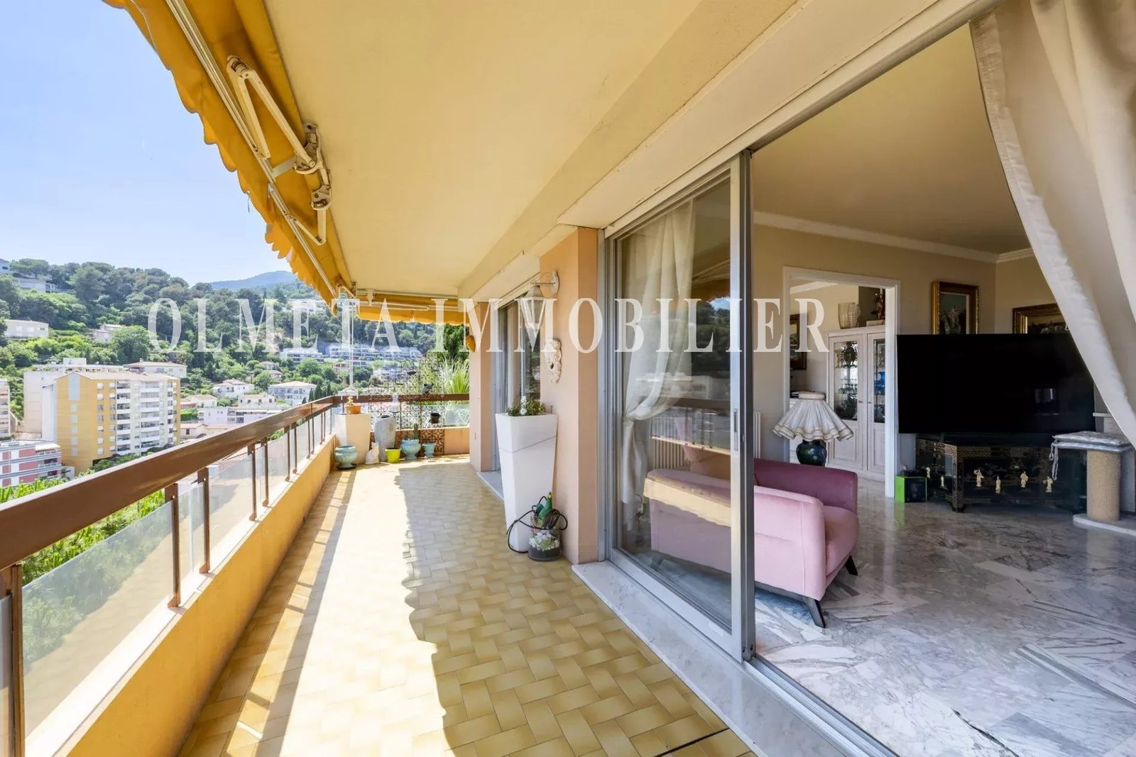 L’élégance d’un grand appartement, la tranquillité d’un