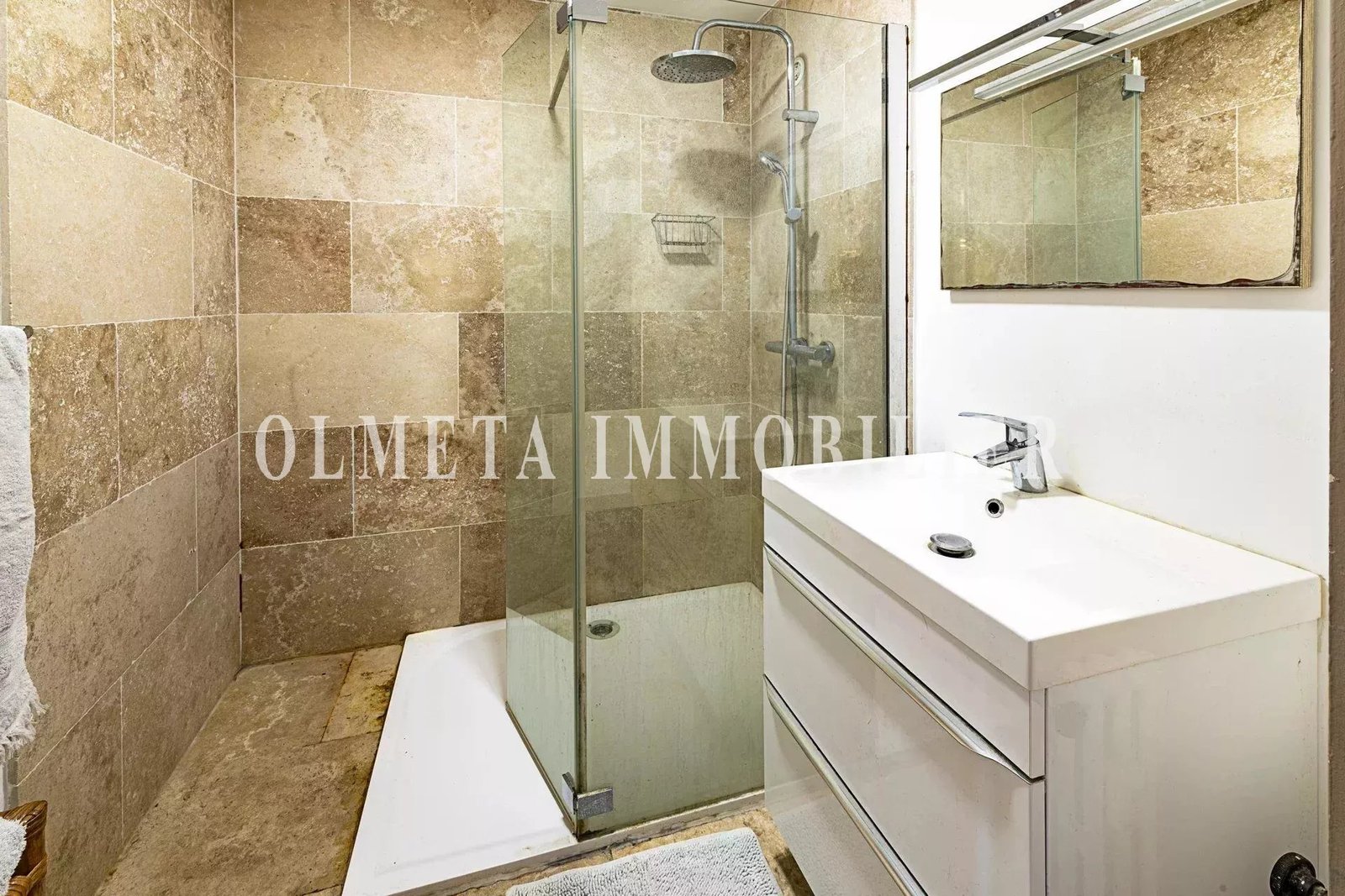 BELLE APPARTEMENT DE 64m² A CANNES