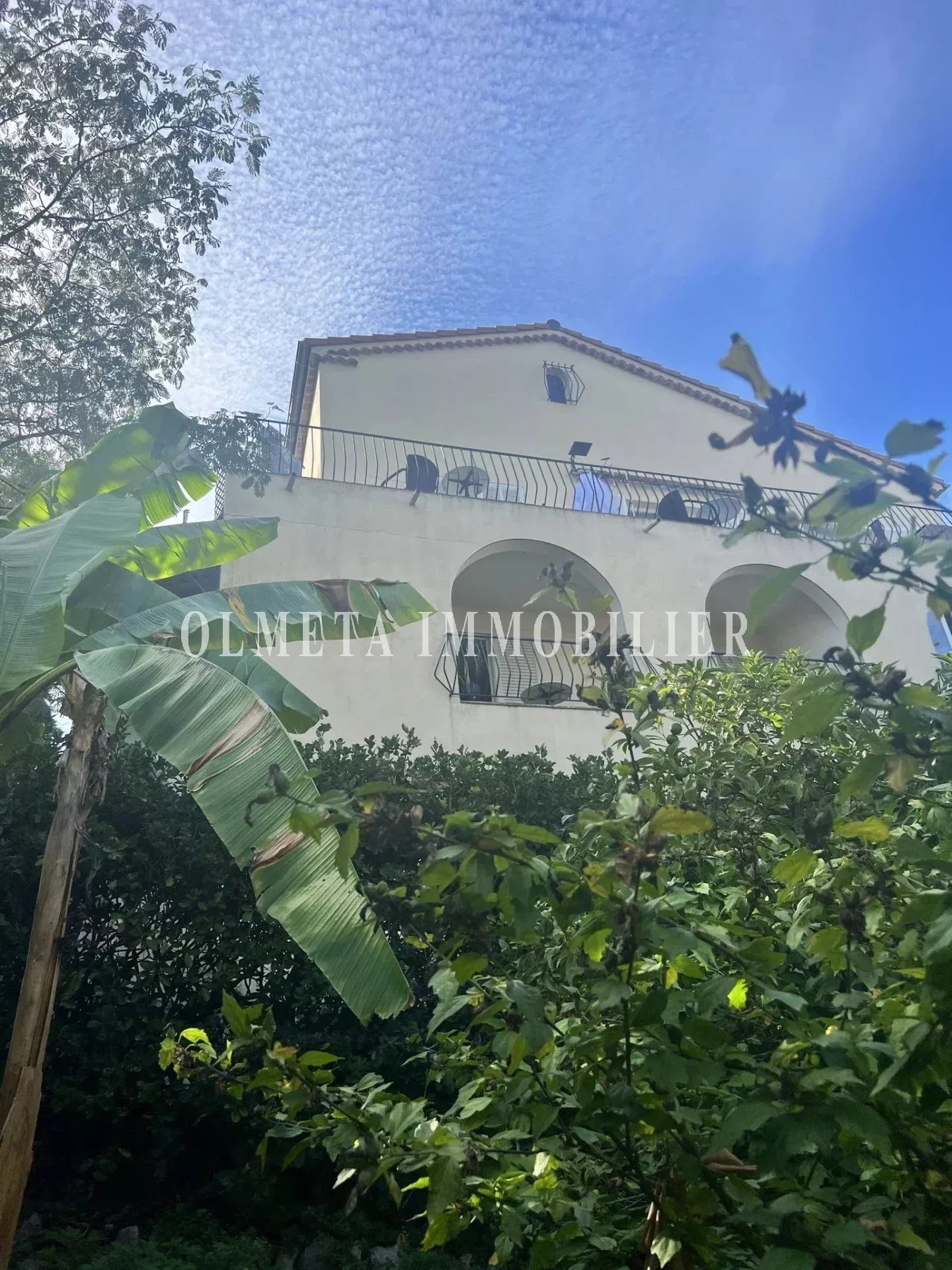 CAP MARTIN- DEMEURE 10 PIÈCES- VUE DÉGAGÉE -TERRAIN