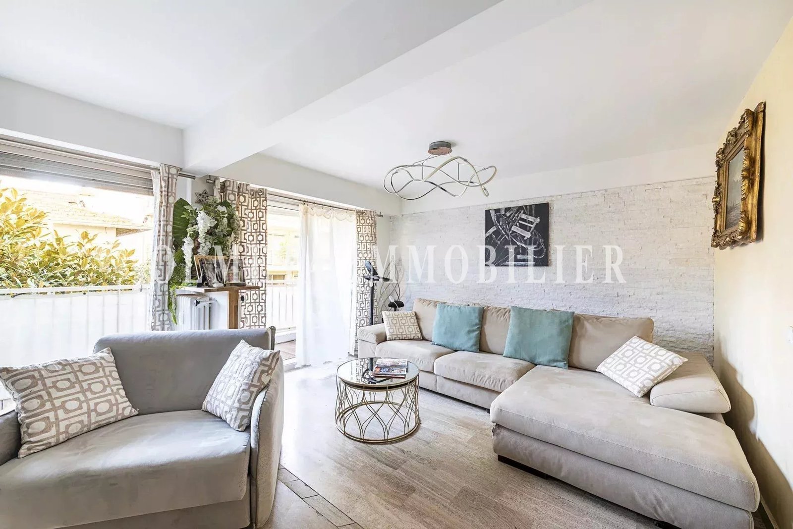 BELLE APPARTEMENT DE 64m² A CANNES