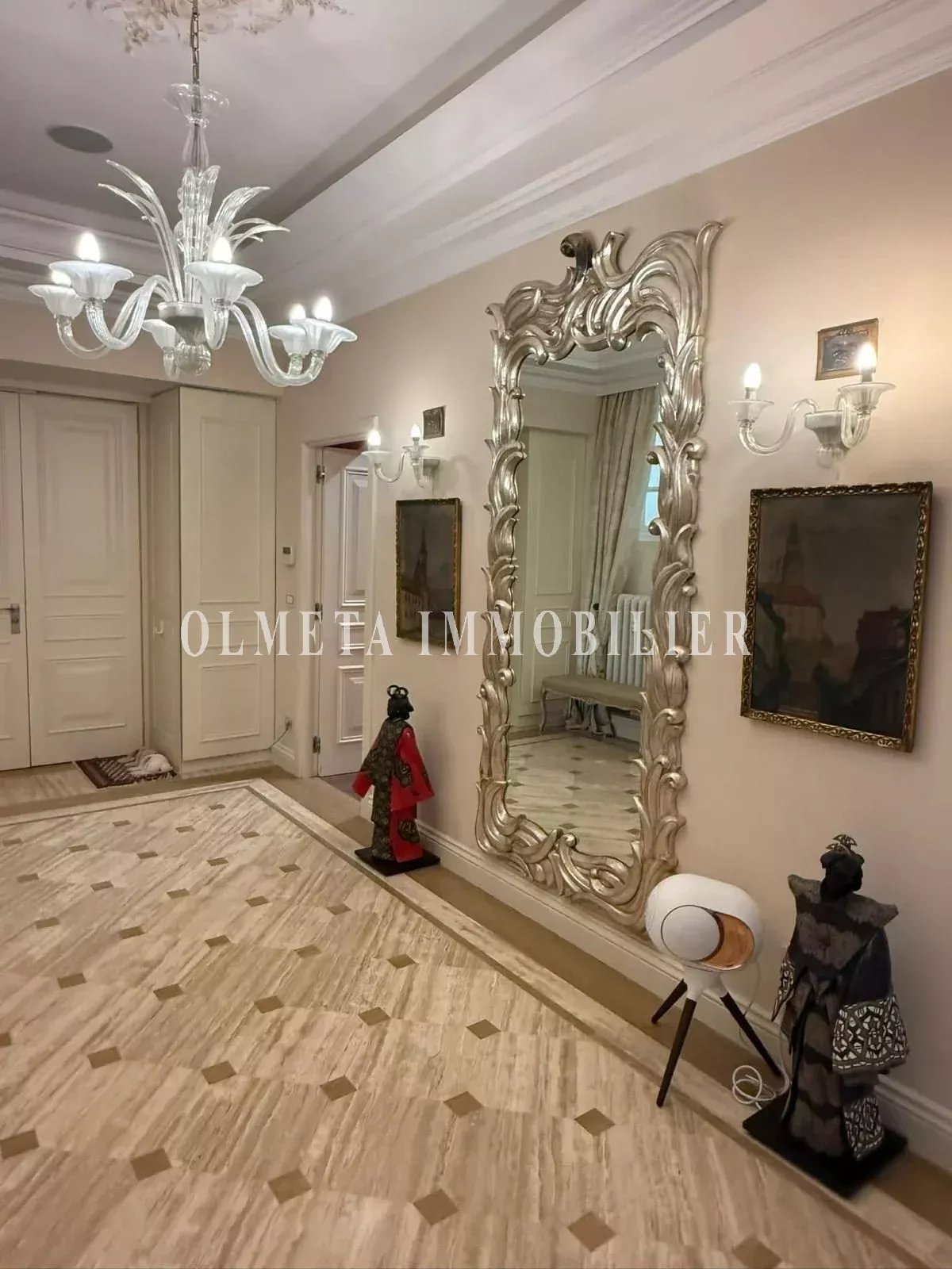 Menton – Palais Belle Époque – Dernier étage avec Vue Mer Imprenable