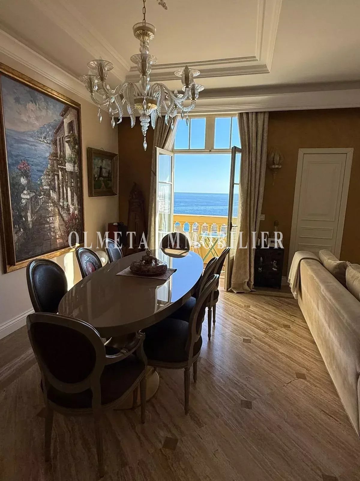 Menton – Palais Belle Époque – Dernier étage avec Vue Mer Imprenable