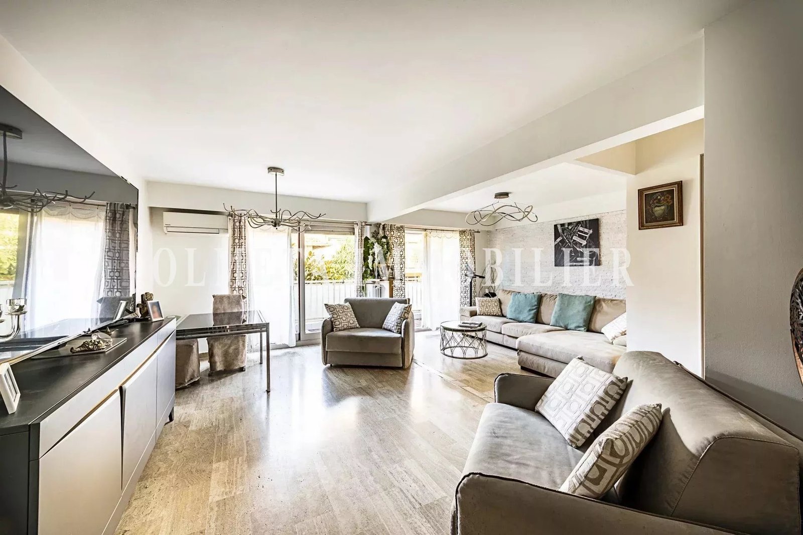 BELLE APPARTEMENT DE 64m² A CANNES
