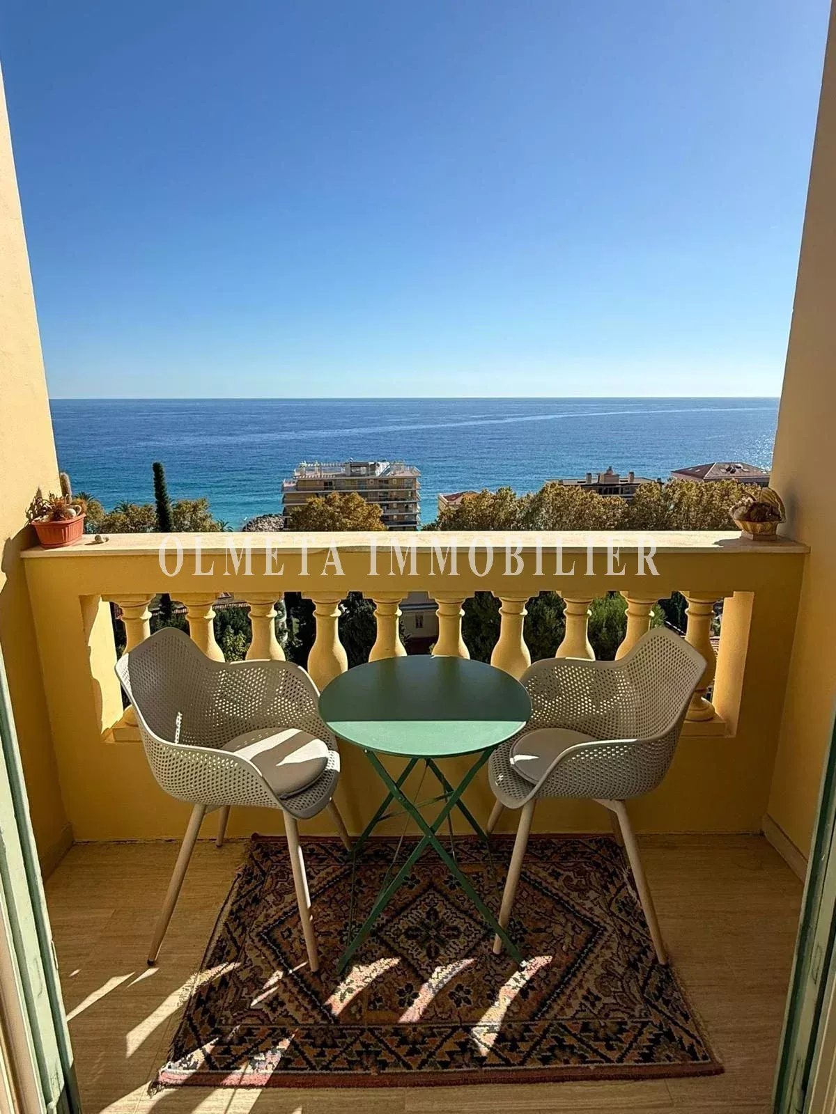 Menton – Palais Belle Époque – Dernier étage avec Vue Mer Imprenable