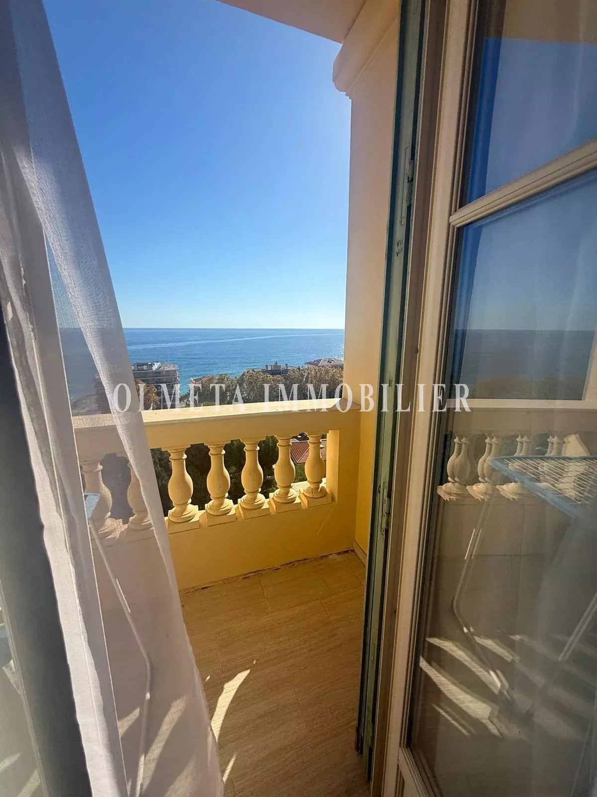 Menton – Palais Belle Époque – Dernier étage avec Vue Mer Imprenable