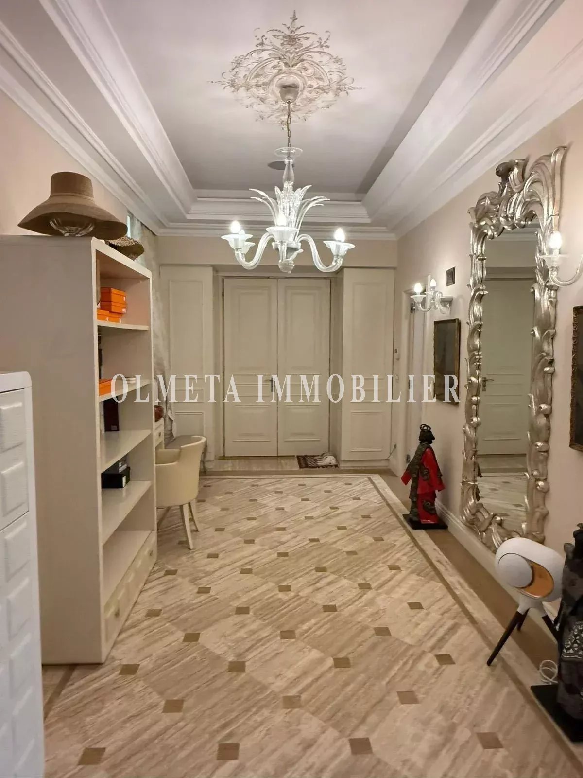 Menton – Palais Belle Époque – Dernier étage avec Vue Mer Imprenable
