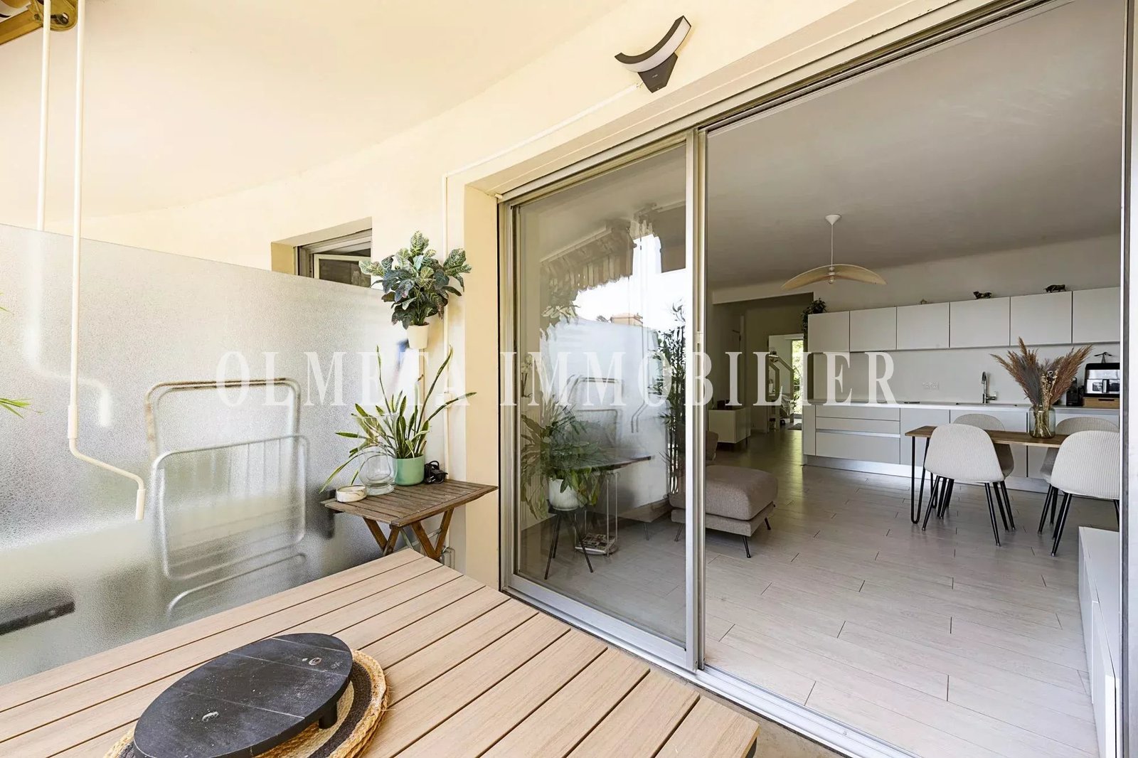 Pied‑à‑terre idéal près de Monaco : 3P vue mer, terrasses, parking,piscine