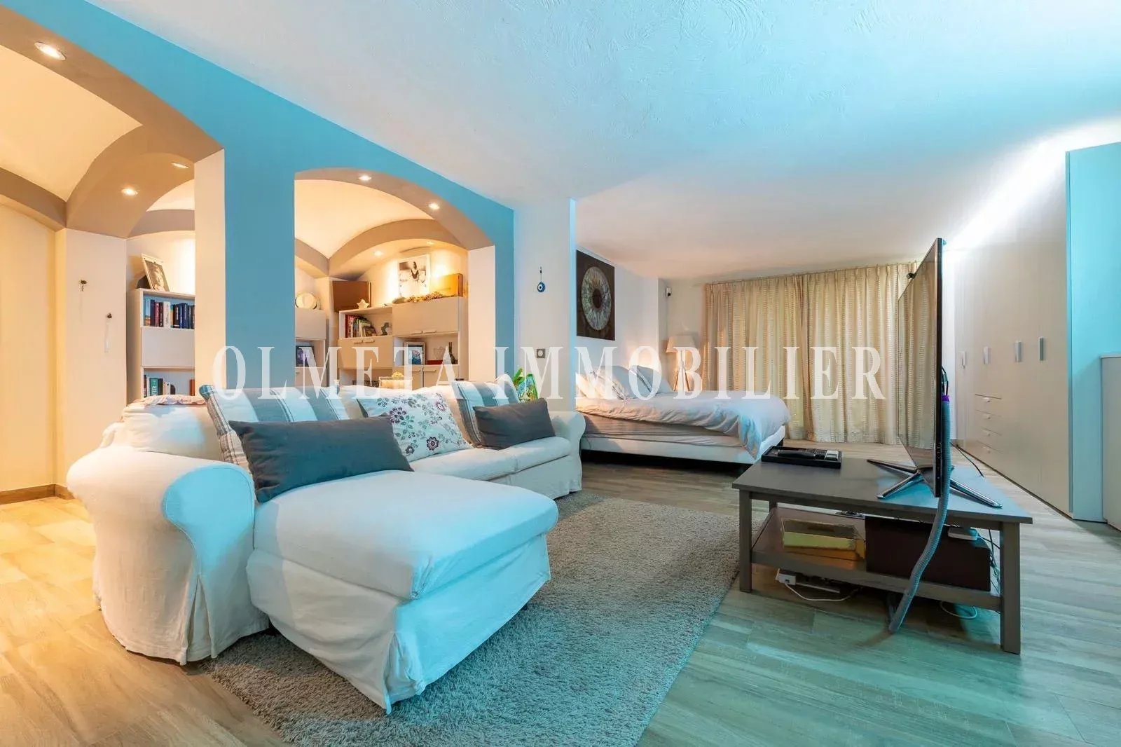 Villa d’exception rénovée — Saint‑Paul de Vence, vue village, jardin et forêt
