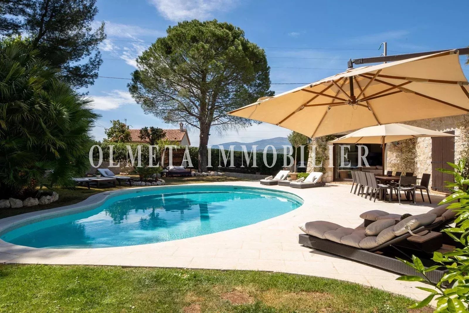 Villa d’exception rénovée — Saint‑Paul de Vence, vue village, jardin et forêt