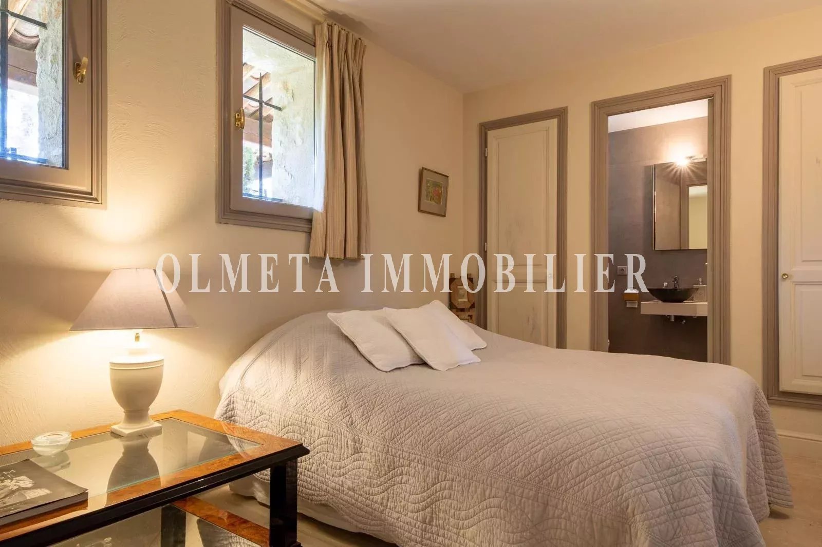Villa d’exception rénovée — Saint‑Paul de Vence, vue village, jardin et forêt