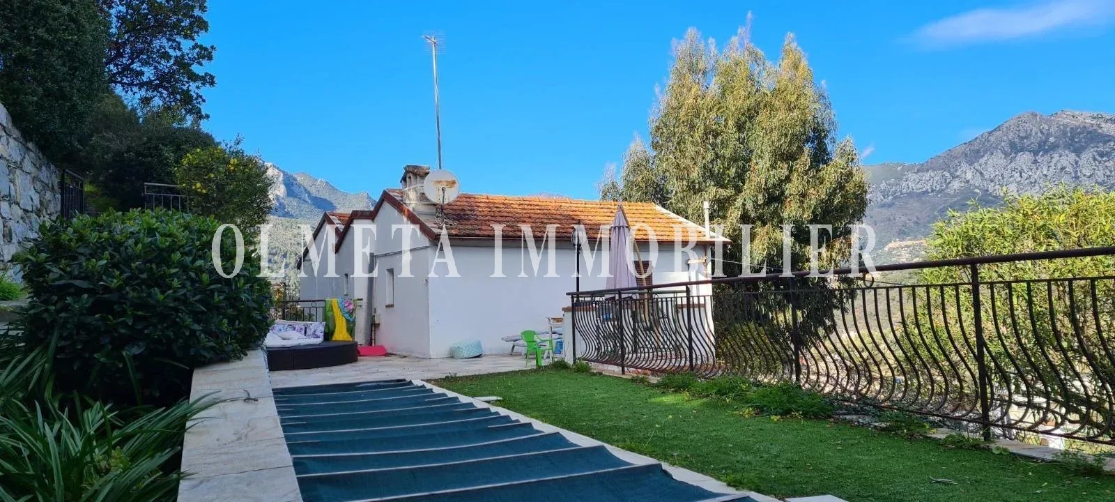 Menton Villa à fort potentiel — Menton (5 min centre) — Parcelle 2 800 m²