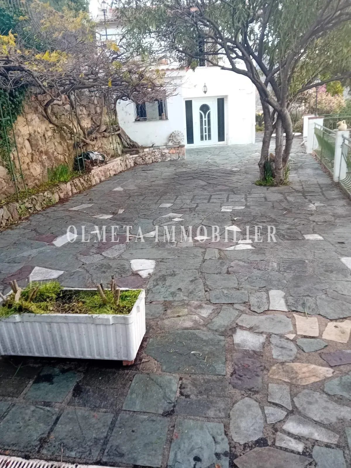 Menton Villa à fort potentiel — Menton (5 min centre) — Parcelle 2 800 m²