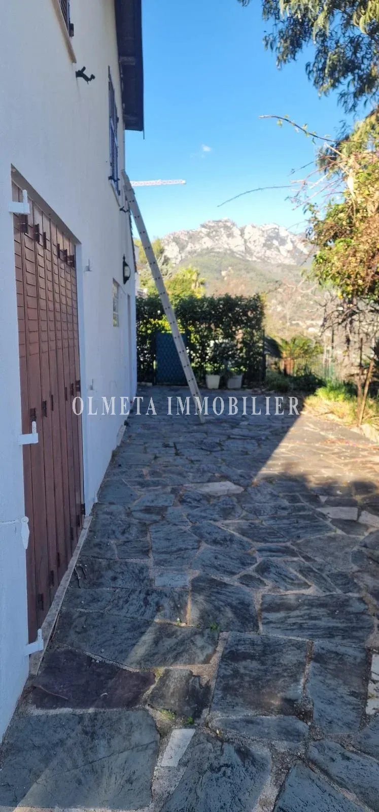 Menton Villa à fort potentiel — Menton (5 min centre) — Parcelle 2 800 m²